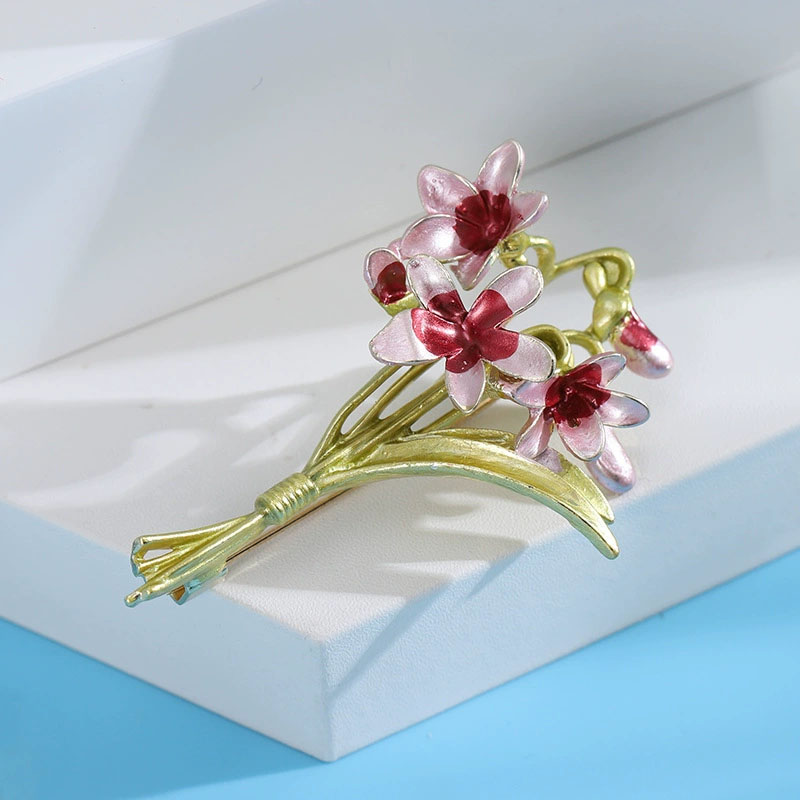 Blucome purple flower Brooch W - Suit Supply Wedding Party recension och pris
