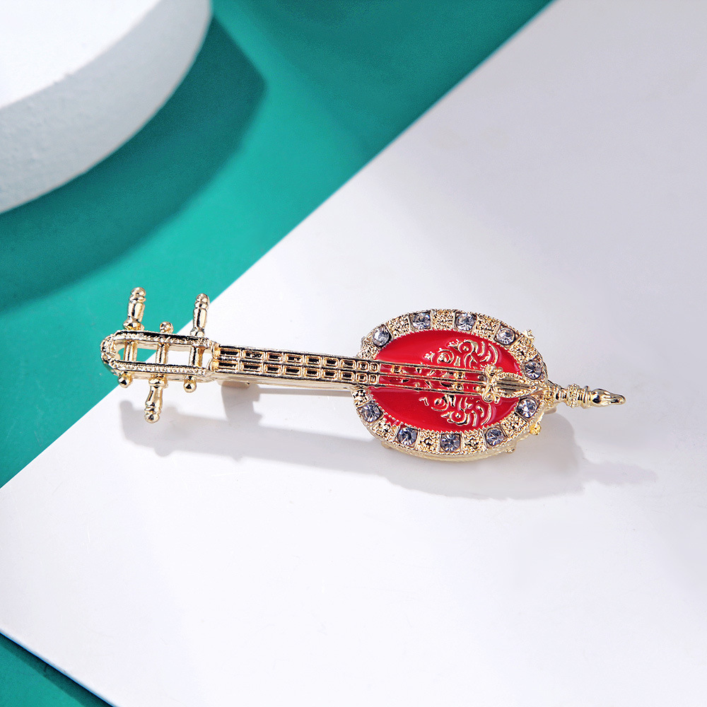 Antique Lute Red Enamel Brooch - Suit Supply Wedding Party recension och pris