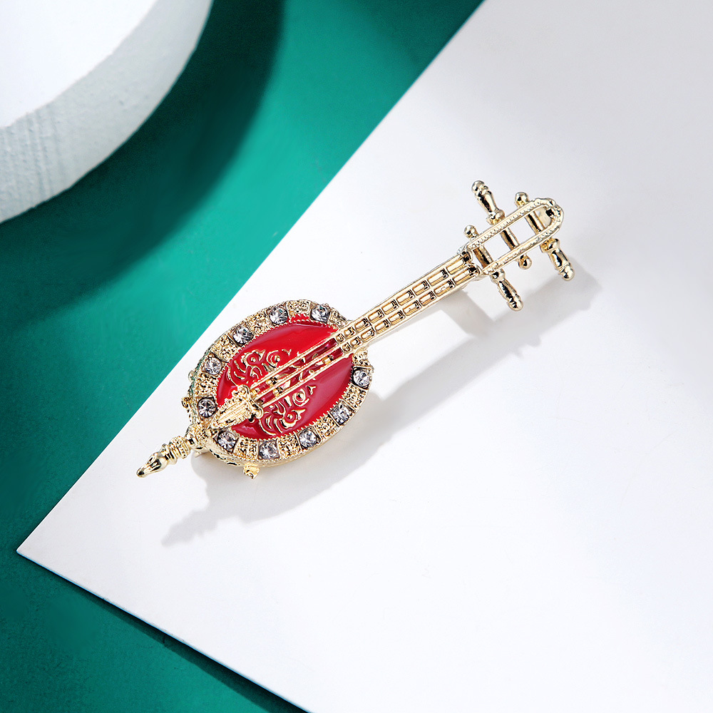 Antique Lute Red Enamel Brooch - Suit Supply Wedding Party recension och pris